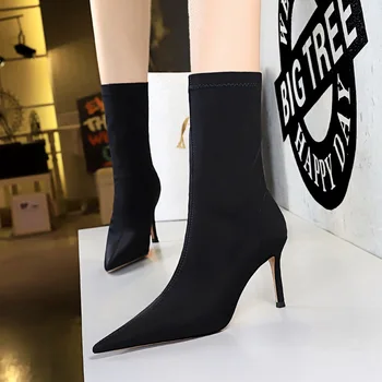 2022 Kadın 7.5 cm 10cm Yüksek Topuklu İpek Çorap Artı Boyutu 43 Kısa yarım çizmeler Bayan Striptizci Kış Düşük Topuklu tasarım ayakkabı