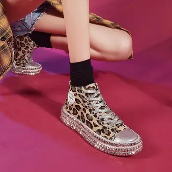 Kadın kanvas sneaker Leopar Perçinler Ayakkabı Yüksek Top Kadın kanvas ayakkabılar Eğlence Dantel-Up Sneaker Femme Artı Boyutu Kadın Ayakkabı