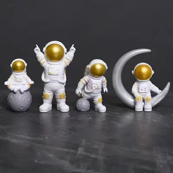 Astronot Dekor Aksiyon Figürleri ve Ay Ev Dekor Reçine Astronot Heykeli Odası Ofis Masaüstü Dekorasyon Hediyeler Çocuk Hediye